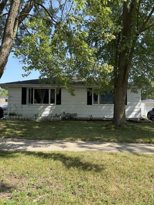 1025 Evans Street, NEENAH, WI, 54956 | Card Image