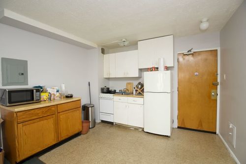 apt-201-7333 N Ridge Blvd, Chicago, IL, 60645-7000 | Card Image
