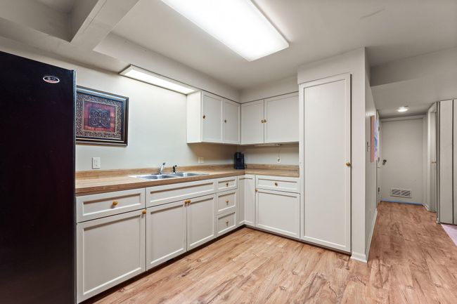 Basement kitchen | Image 39