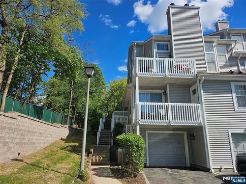 1 Markham Cir, Englewood, NJ, 07631-5039 | Card Image