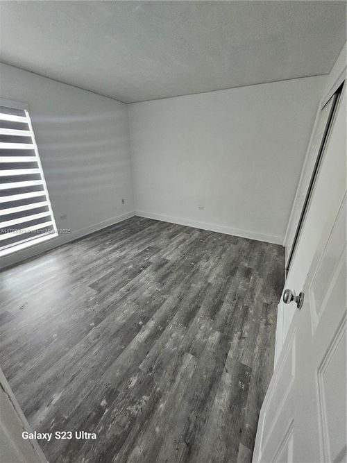 apt-b8-7250 Sw 94th Pl, Miami, FL, 33173-3237 | Card Image