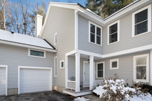 5-5 Blueberry Ct, Rockland, MA, 02370-3327 | Card Image