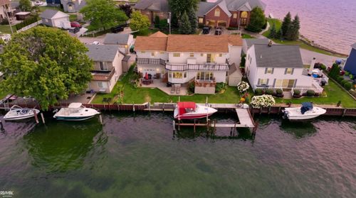 37633 Mast Ct, Harrison Twp, MI, 48045-2739 | Card Image