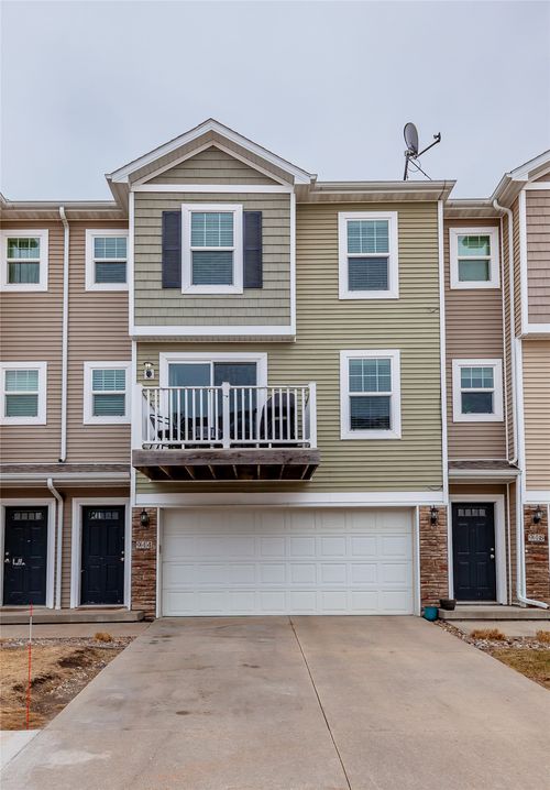 944 Ne 49th Ln, Ankeny, IA, 50021-6857 | Card Image