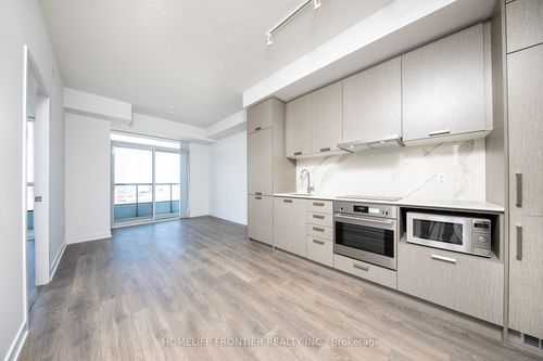 1712-38 Honeycrisp Cres, Concord, ON, L4K0M8 | Card Image