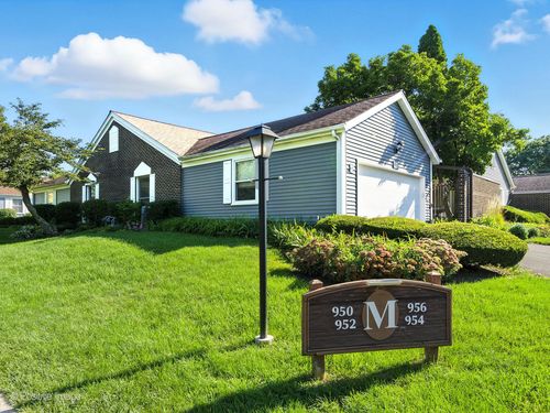 952 Dartmouth Dr, Wheaton, IL, 60189-6126 | Card Image