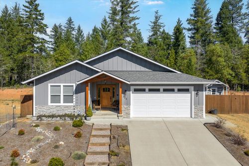 353 Cedar Rdg, Cave Junction, OR, 97523-9516 | Card Image