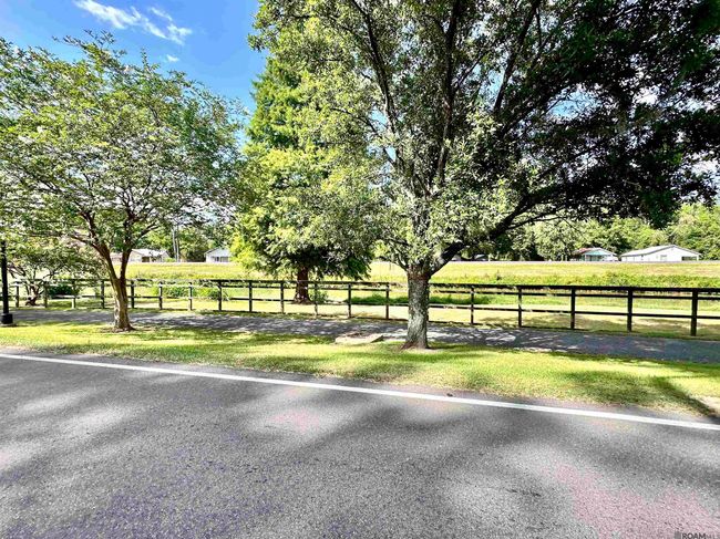 627 W Main St, House other with 3 bedrooms, 3 bathrooms and null parking in Gonzales LA | Image 24