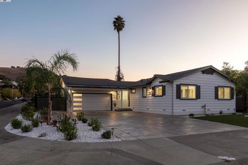 45 Ebbtide Psge, Corte Madera, CA, 94925-1903 | Card Image