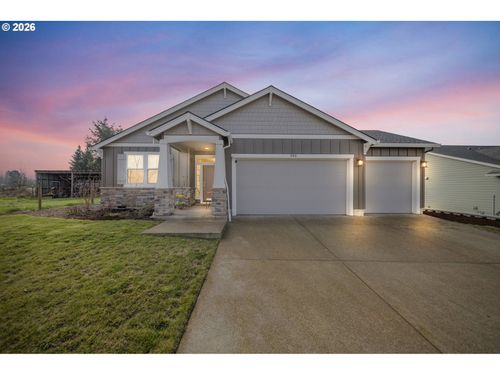 900 Marie St, Mount Angel, OR, 97362-9318 | Card Image