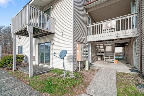 250 Concord Ln, Middletown, NY, 10940-6655 | Card Image
