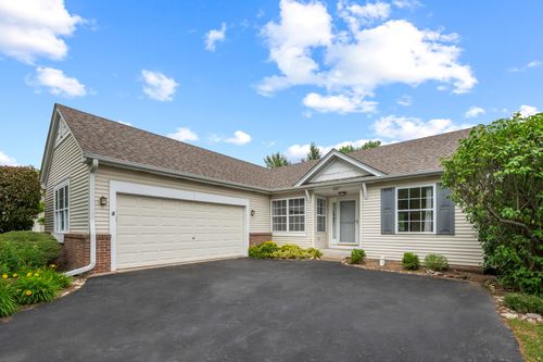 213 Stillwater Ct, Oswego, IL, 60543-8047 | Card Image