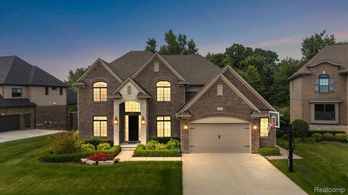 21943 Anita Way E, Macomb, MI, 48044-1173 | Card Image