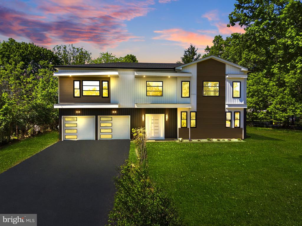 Residential in KENDALL PARK 4