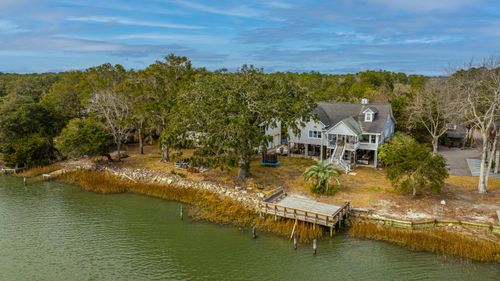8463 N Highway 17, Mc Clellanville, SC, 29458-9420 | Card Image