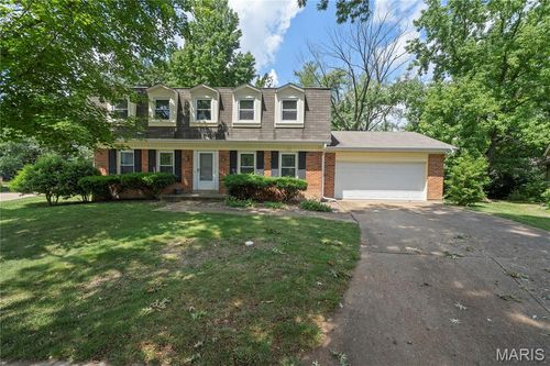 15799 Scenic Green Ct, Chesterfield, MO, 63017-7335 | Card Image