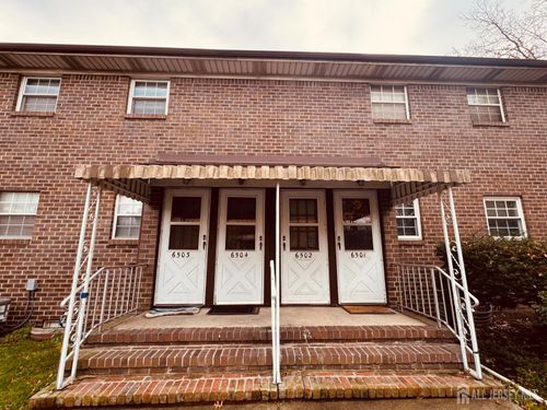 6501 Avenue C, Edison, NJ, 08837-3458 | Card Image