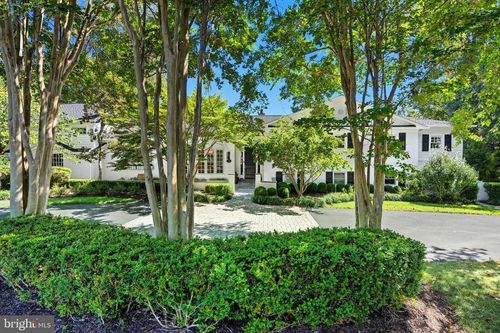 8455 Portland Pl, MCLEAN, VA, 22102-1729 | Card Image