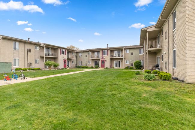 10033 Allen Pointe Dr, Condo with 2 bedrooms, 1 bathrooms and null parking in Allen Park MI | Image 31