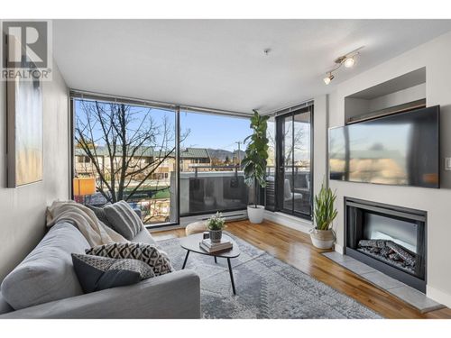 307-2525 Blenheim St, Vancouver, BC, V6K4W6 | Card Image