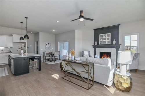 2255 W Dartmouth St, Olathe, KS, 66061-6692 | Card Image