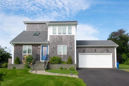 163 Morrison Ave, Middletown, RI, 02842-7620 | Card Image