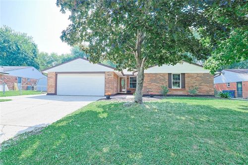 7240 Rustic Woods Dr, Huber Heights, OH, 45424-2416 | Card Image