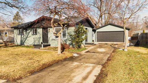 904 Oakview Dr, Saginaw, MI, 48604-2173 | Card Image