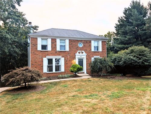 1605 Forest Ridge Dr, Pittsburgh, PA, 15237-1460 | Card Image