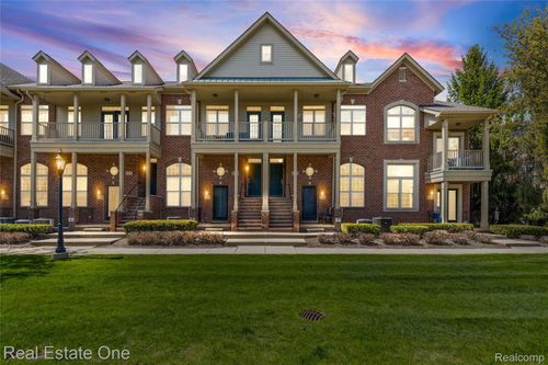 160 Sandy Ln, Walled Lake, MI, 48390-3528 | Card Image