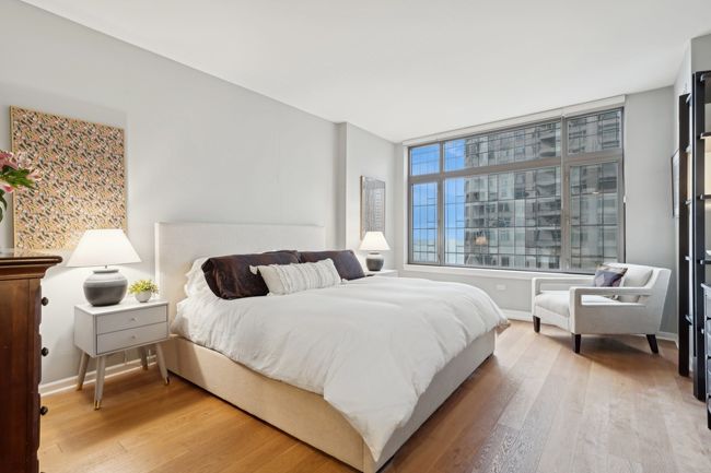 APT-807 - 530 N Lake Shore Dr, Condo with 2 bedrooms, 2 bathrooms and 1 parking in CHICAGO IL | Image 11
