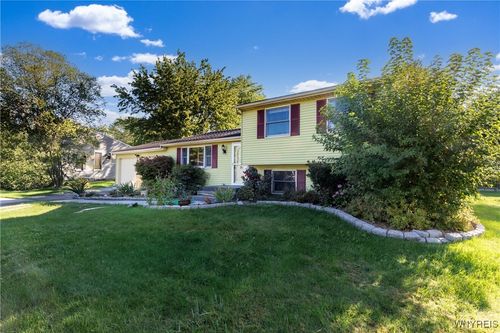 39 Vermont Pl, West Seneca, NY, 14224-4449 | Card Image