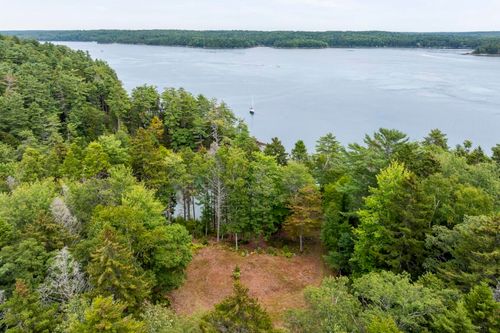 18 Birches Dr, Boothbay, ME, 04537-4909 | Card Image