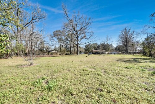 811 Clay St, Cleveland, TX, 77327-4608 | Card Image