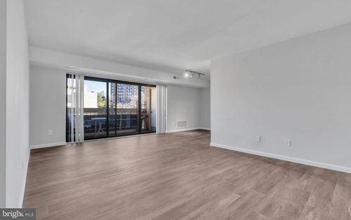 apt-504-6141 Leesburg Pike, FALLS CHURCH, VA, 22041-2117 | Card Image