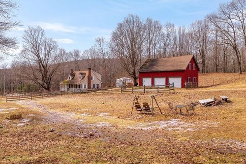 203 Union Rd, Wales, MA, 01081-9610 | Card Image