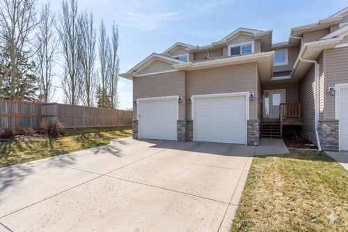 8 Ross Close, Sylvan Lake, AB, T4S0K4 | Card Image