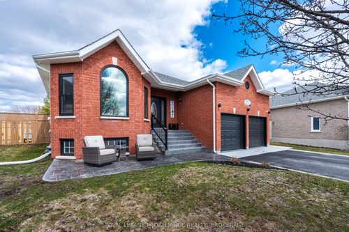 688 Chadwick Crt, Kingston, ON, K7P3E9 | Card Image