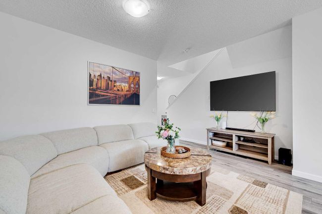105 Legacy Glen Point Se, Home with 3 bedrooms, 2 bathrooms and 4 parking in Calgary AB | Image 17
