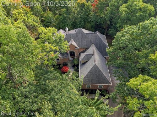 5086 Hilltop Estates Dr, Clarkston, MI, 48348-3495 | Card Image
