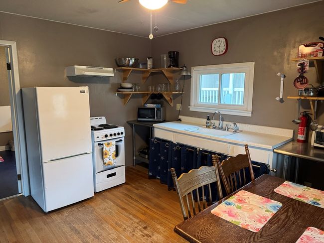 Kitchen | Image 16