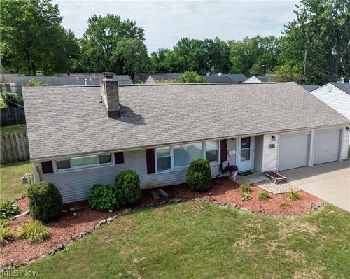 395 Pattie Dr, Berea, OH, 44017-2430 | Card Image