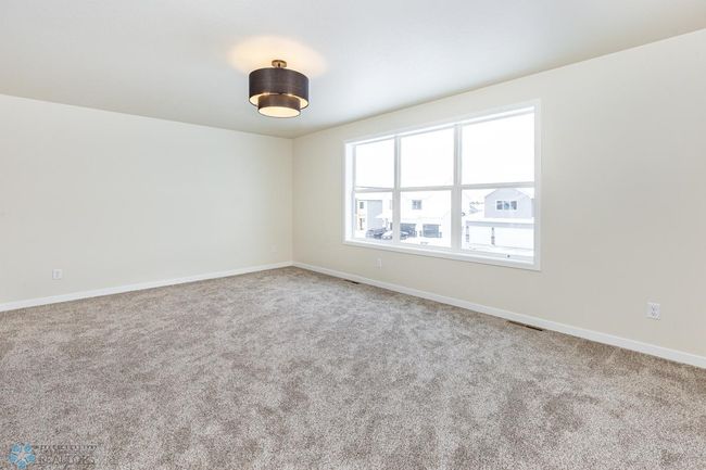 Large Master Bedroom | Image 11