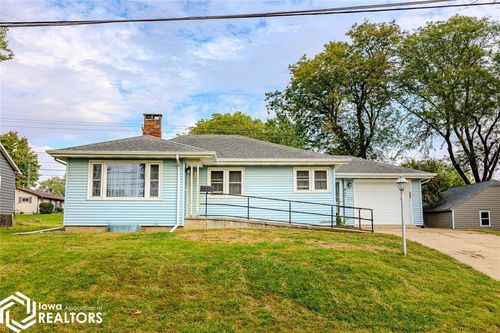 411 College Hill Ave, Oskaloosa, IA, 52577-1720 | Card Image