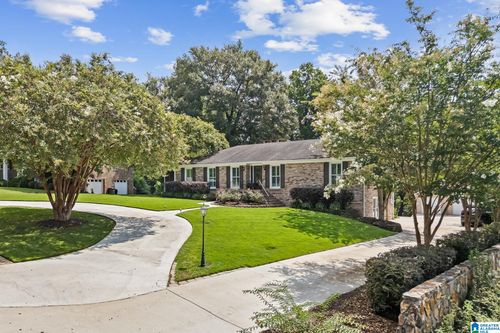 1417 Round Hill Rd, VESTAVIA HILLS, AL, 35216-2933 | Card Image