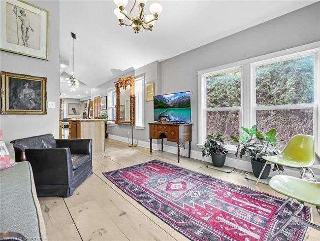80 Ferrie St W, House other with 2 bedrooms, 2 bathrooms and 1 parking in Hamilton ON | Image 16