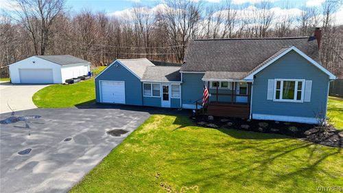 6565 Southwestern Blvd, Lake View, NY, 14085-9673 | Card Image
