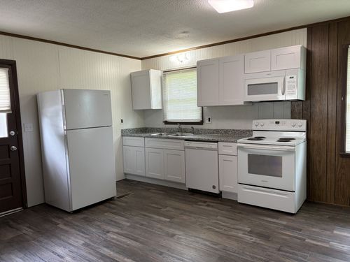 143 Claudene Qualls Ln, Rickman, TN, 38580-2137 | Card Image