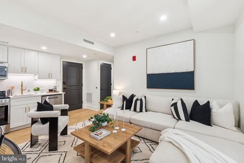 407-135 S 19th St, PHILADELPHIA, PA, 19103-4912 | Card Image