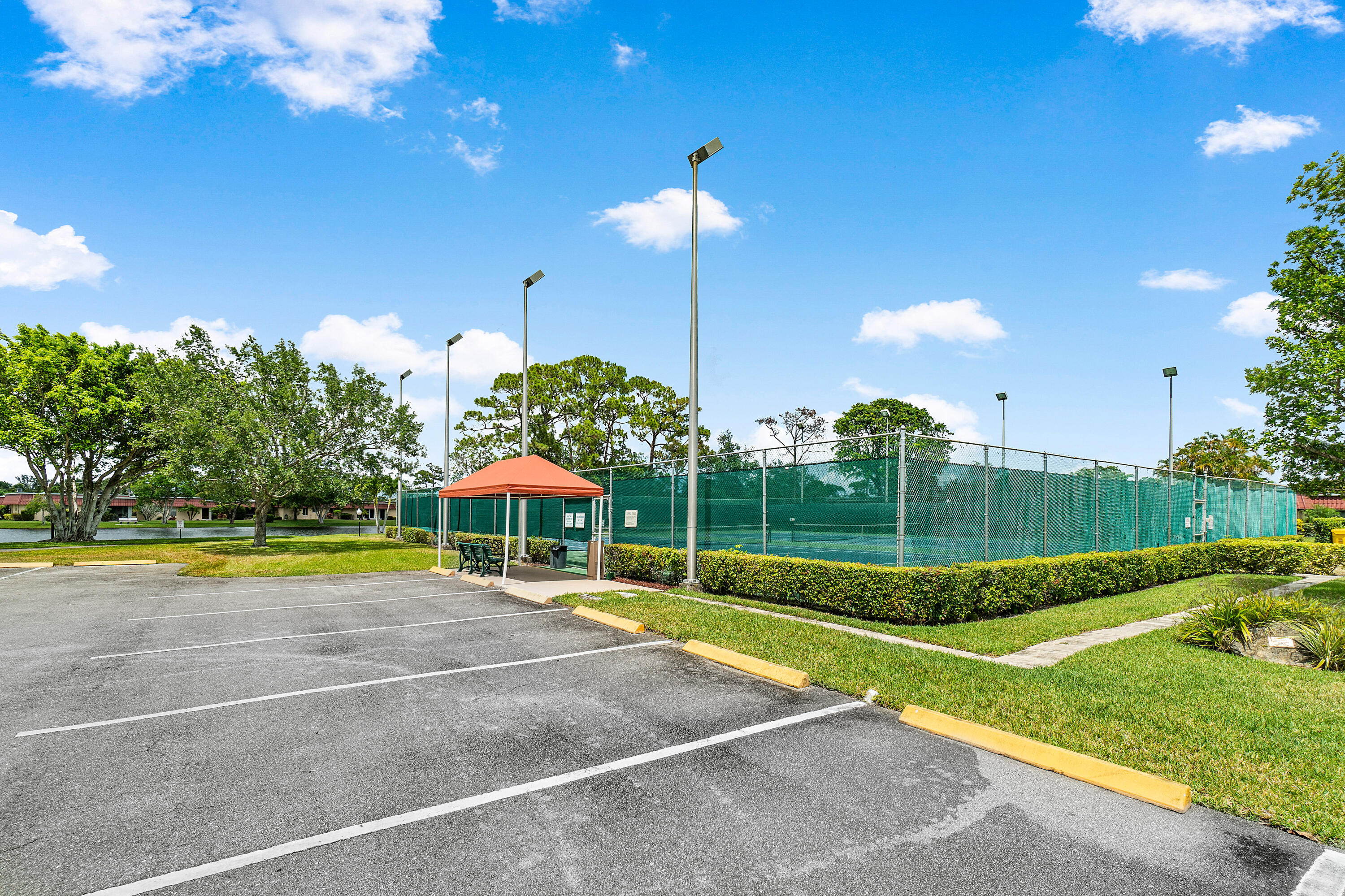 Residential Lease in Lake Worth